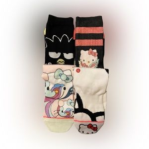 4 Hello Kitty stance socks